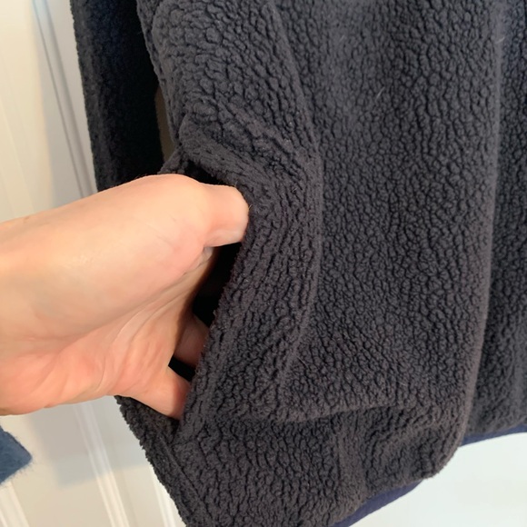 Patagonia Women’s Sherpa Fleece Hoodie - Picture 3 of 7